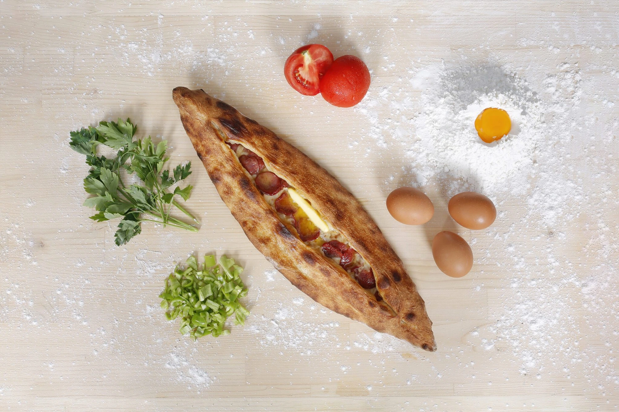 Peynirli sucuklu pide