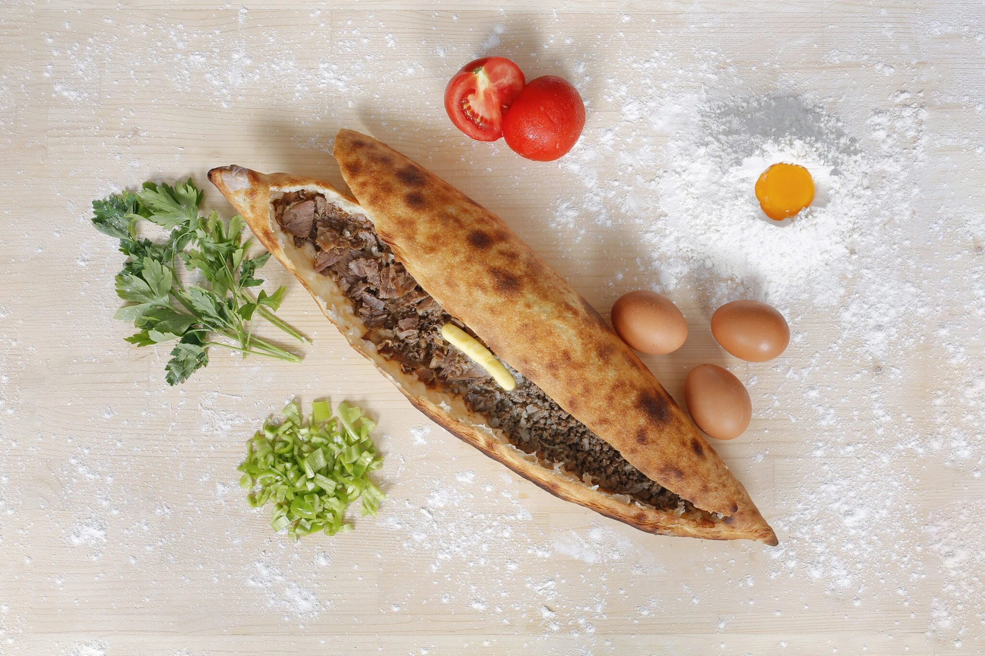 Kavurmalı Kıymalı Pide