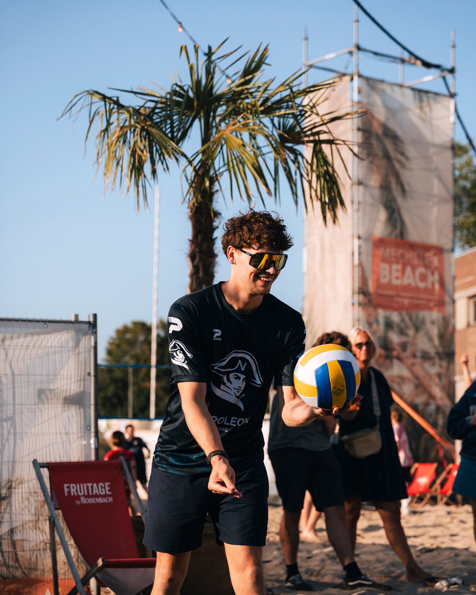 Sfeerbeeld Mechelen Beach 2026 — genieten op het terras met een drankje