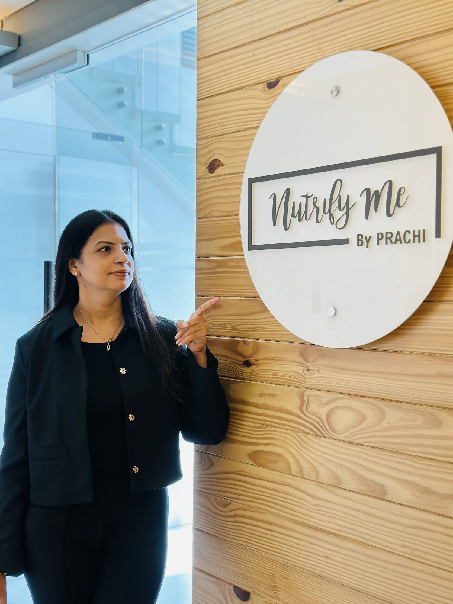 Dietitian Prachi tossing an orange