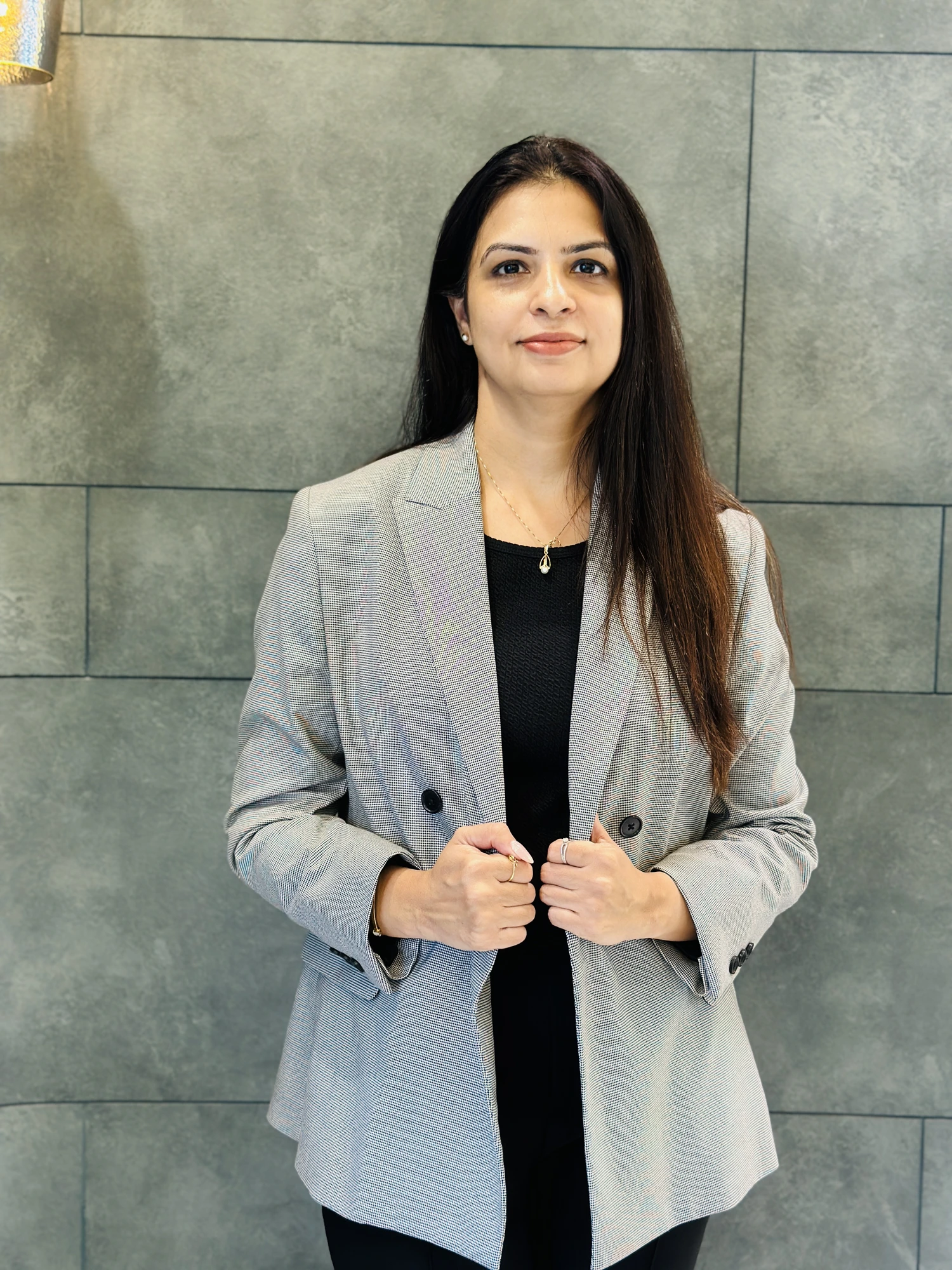 Dietitian Prachi leaning
