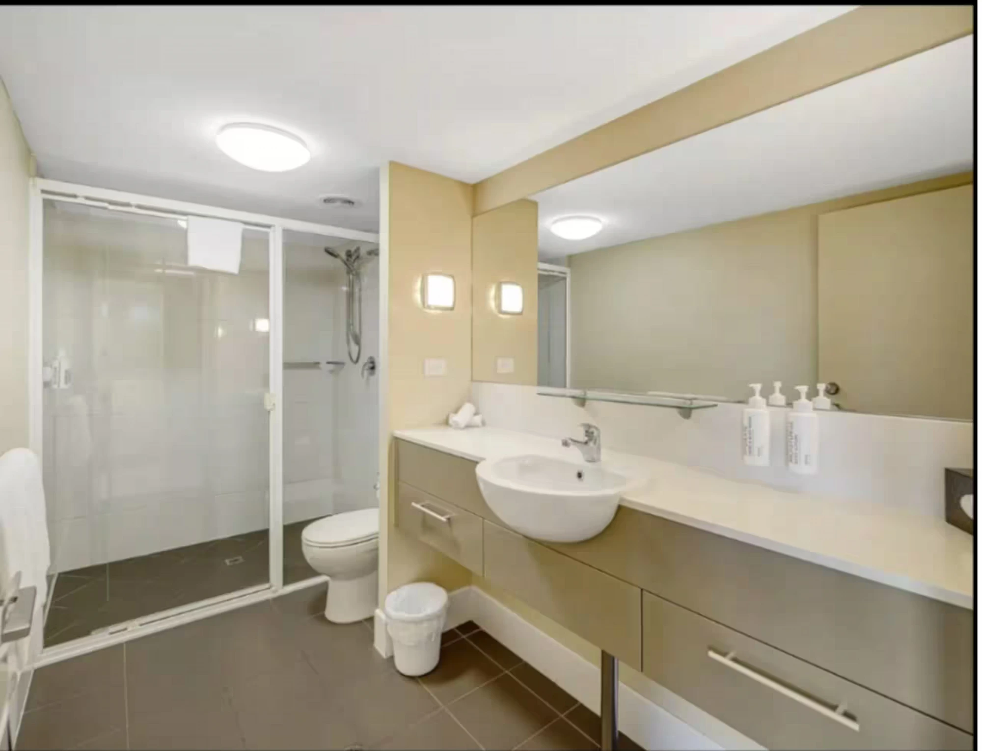 Paradisio holiday accommodation, Urangan, Hervey Bay QLD — photo 10 of 21